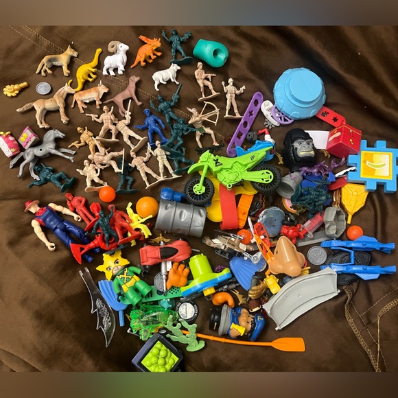 Toy mix - Picture 1 of 4